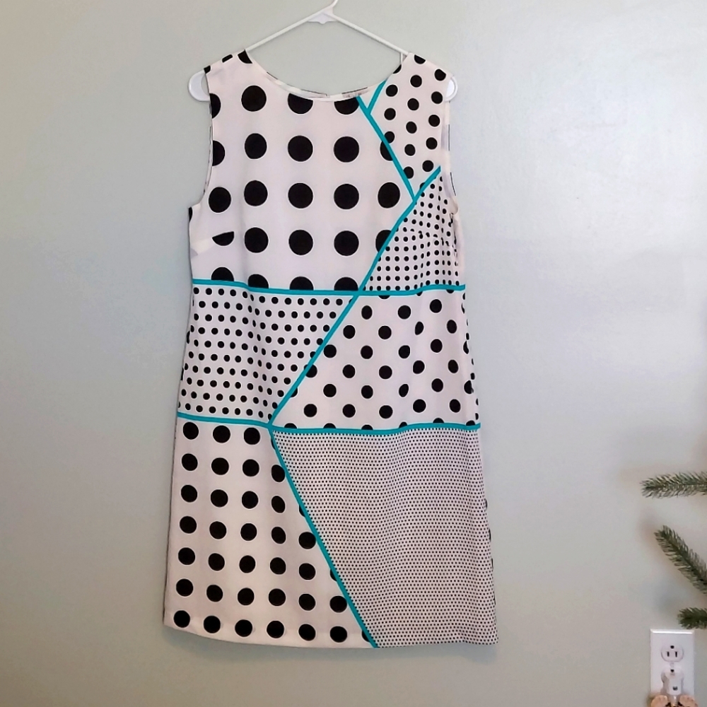 Madison dress black white teal Sleeveless Round Neckline size medium